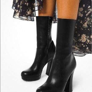 Micheal Kors Emmy Runway collection